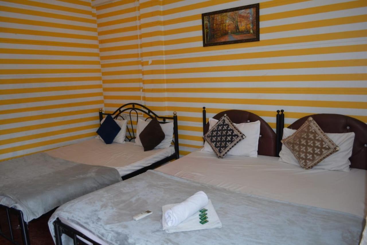 Esther Guest House كالانغيُت الغرفة الصورة