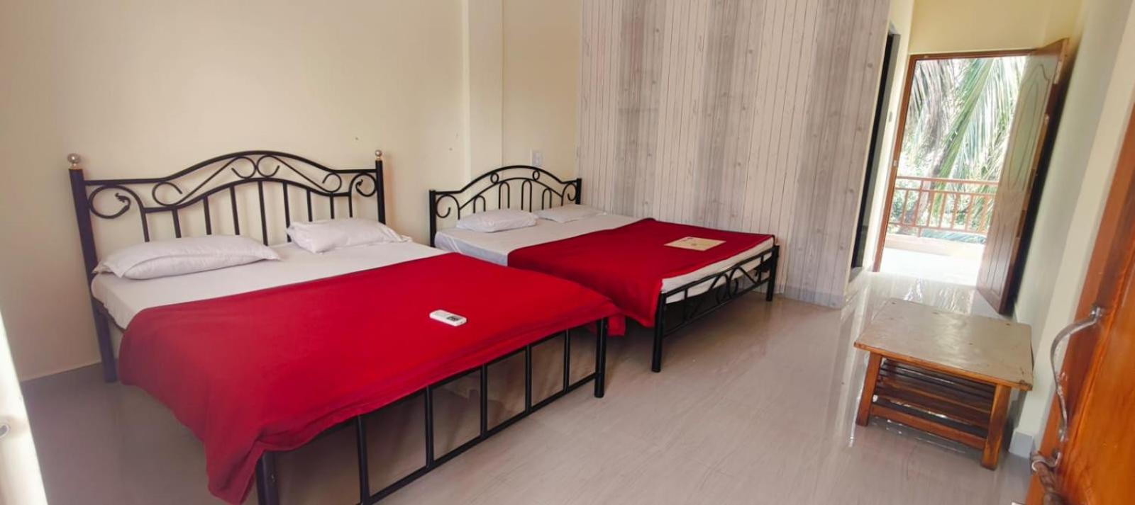 Esther Guest House كالانغيُت الغرفة الصورة