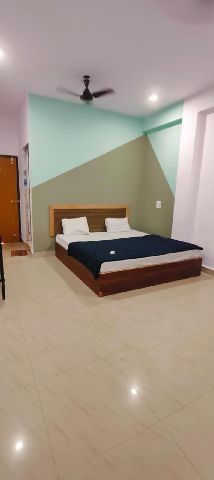 Esther Guest House كالانغيُت الغرفة الصورة