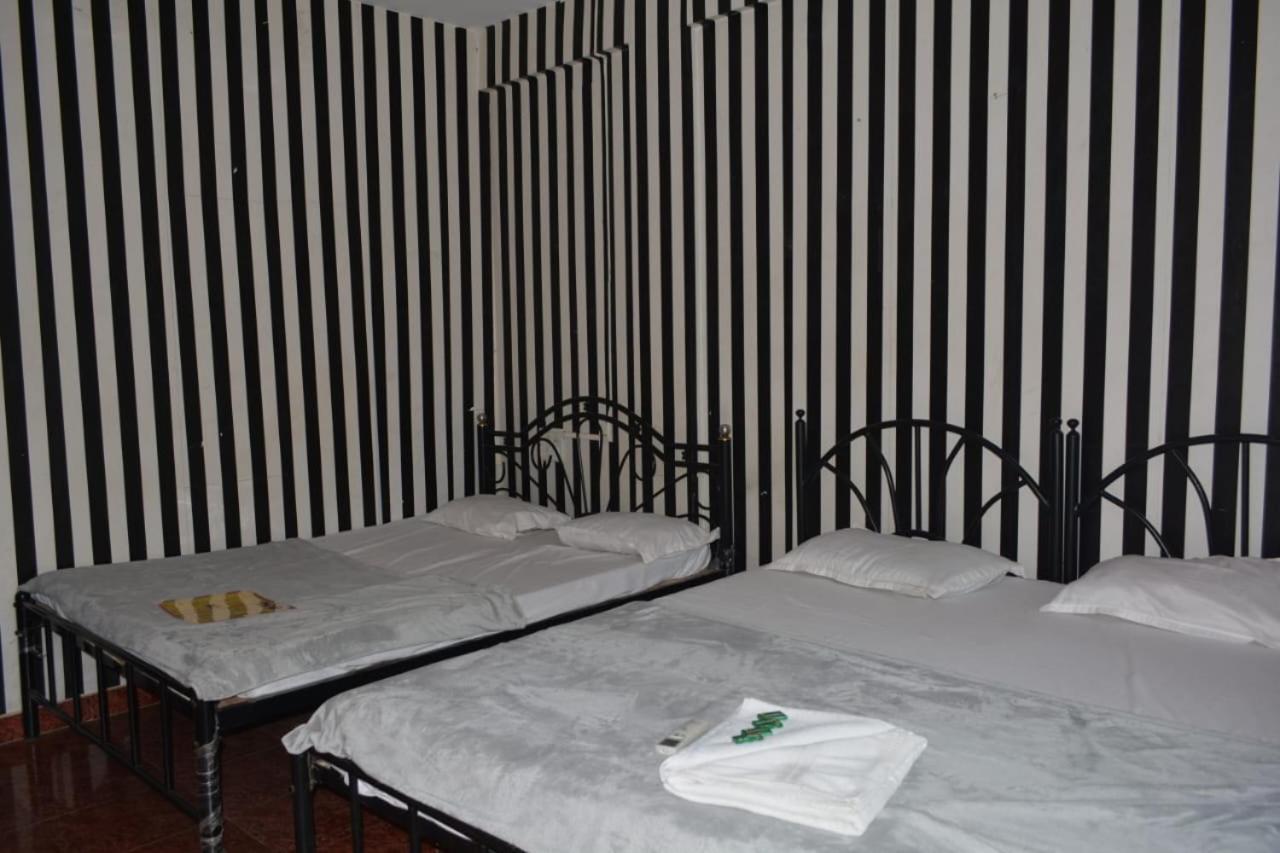 Esther Guest House كالانغيُت الغرفة الصورة