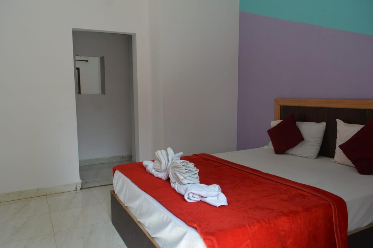 Esther Guest House كالانغيُت الغرفة الصورة