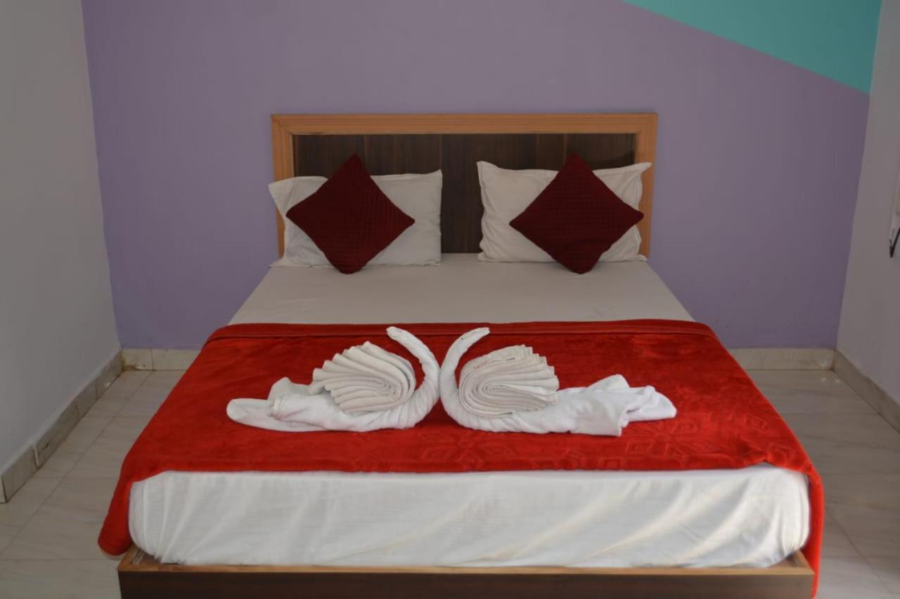 Esther Guest House كالانغيُت الغرفة الصورة